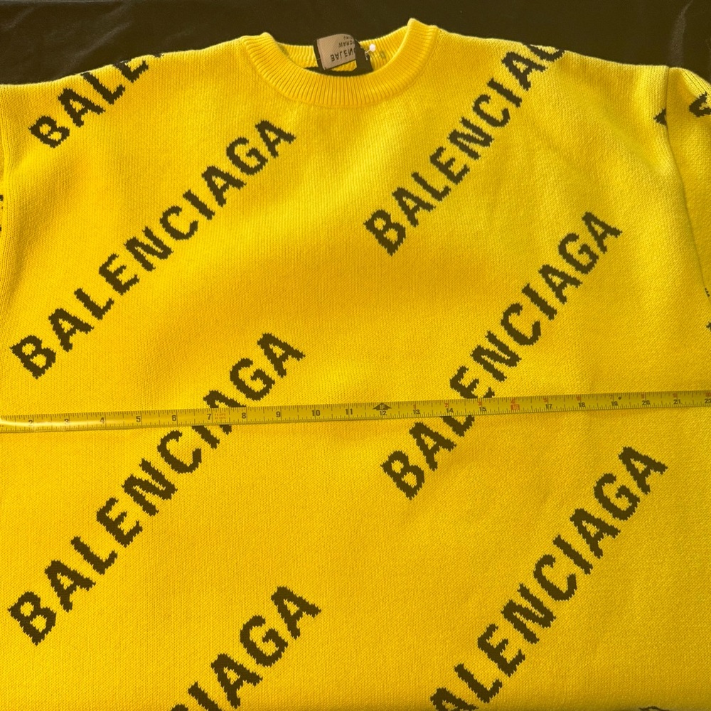 Balenciaga knit oversized crewneck sweater. - Picture 5 of 7